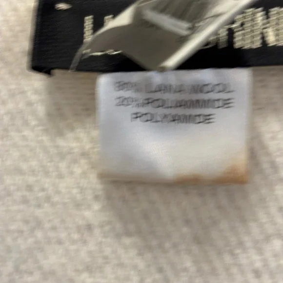 Elegant Cream and Gray Women's Sweater - Picture 4 of 4